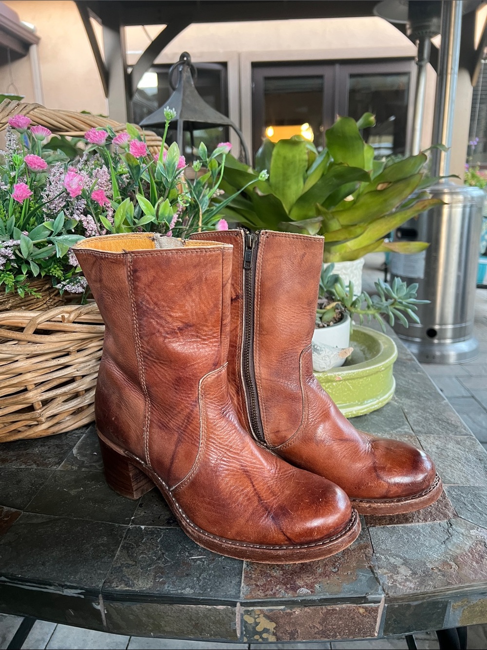 Frye Vintage Sabrina Brown Leather Zip Boots 8